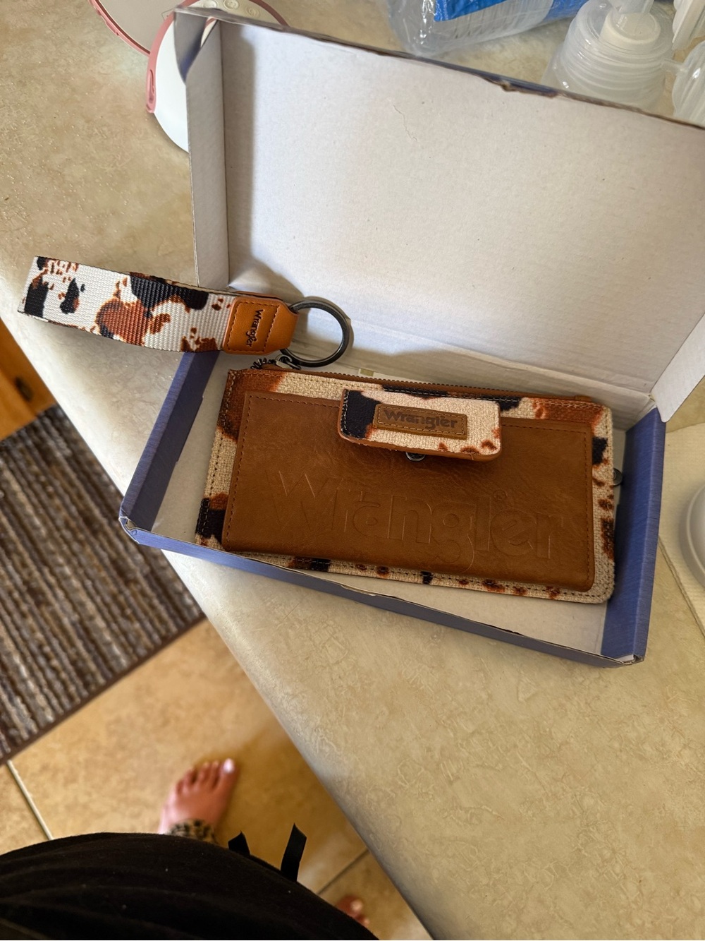 Brand new Wrangler Tan and Brown Cowprint Card Wallet